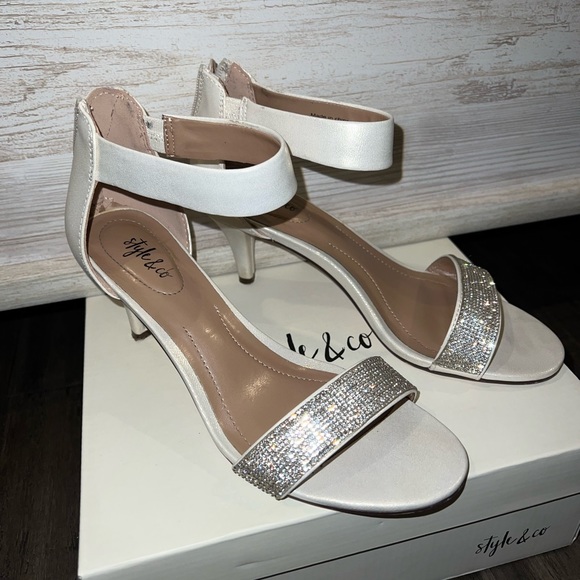 Bridal Sparkle Sandal Heels - Picture 2 of 8